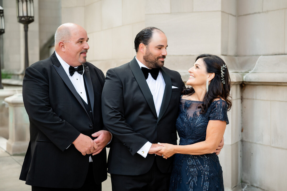 family photos outside of st paul cathedral in oakland area of pittsburgh