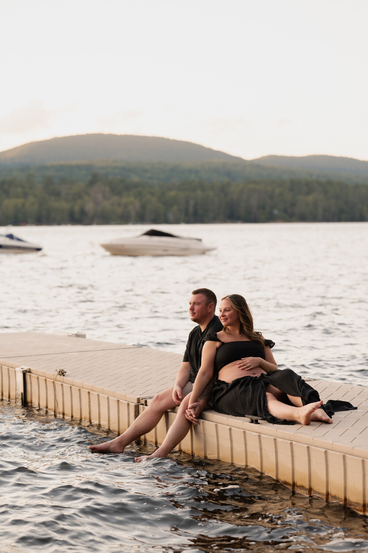 Taking in the sights and sounds of waves crashing along the shores of Sacandaga Lake for a summer maternity session.