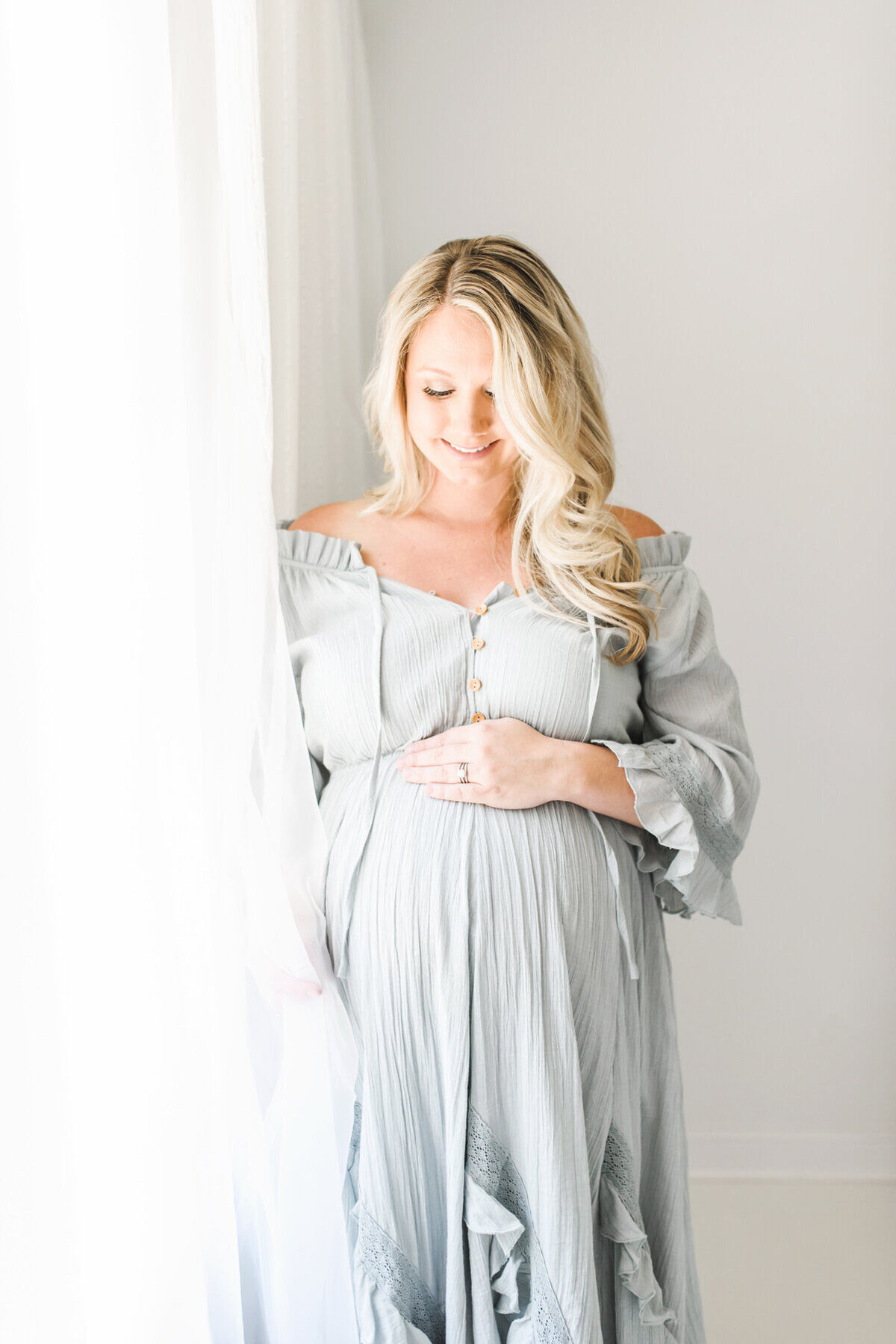 Light-Airy-Maternity-Session-31