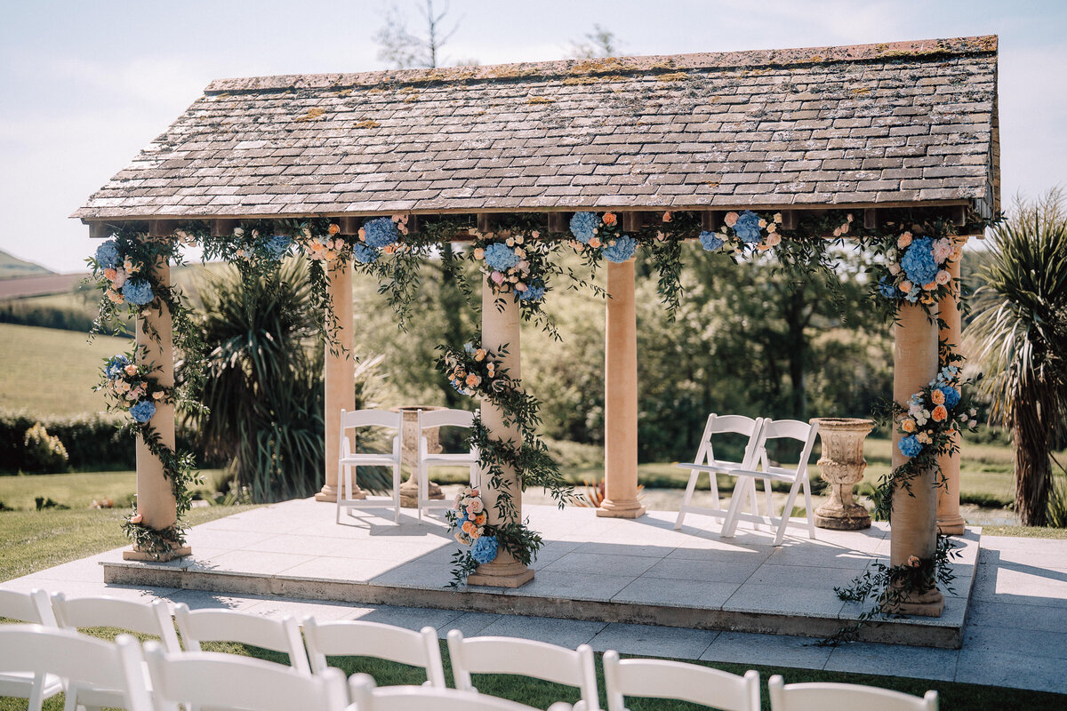 Anna-Sawle-Wedding-Flowers-In-Cornwall-Tredudwell-Manor27