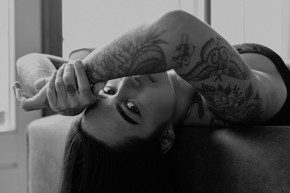Boudoir shoot selflove shoot women fotoshoot hillegom lisse nieuw-vennep nique fotografie.jpg