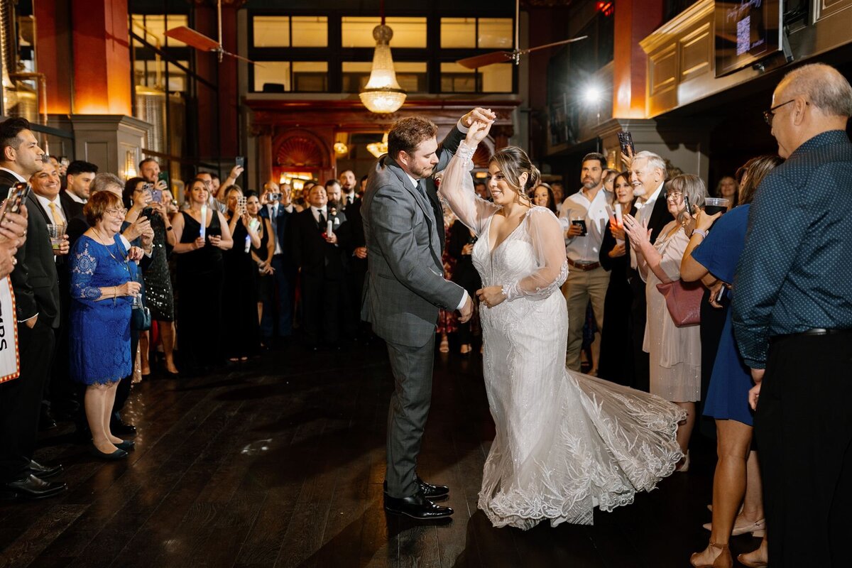 san-antonio-rooftop-wedding-leah-thomason-photography-10