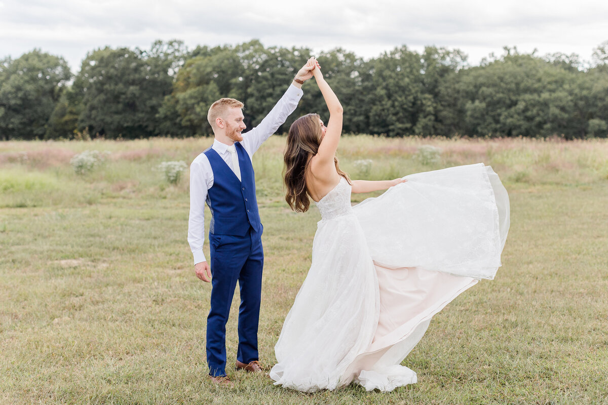 Britt & Riley Wedding sneak peeks. Bella Faith Photography  46