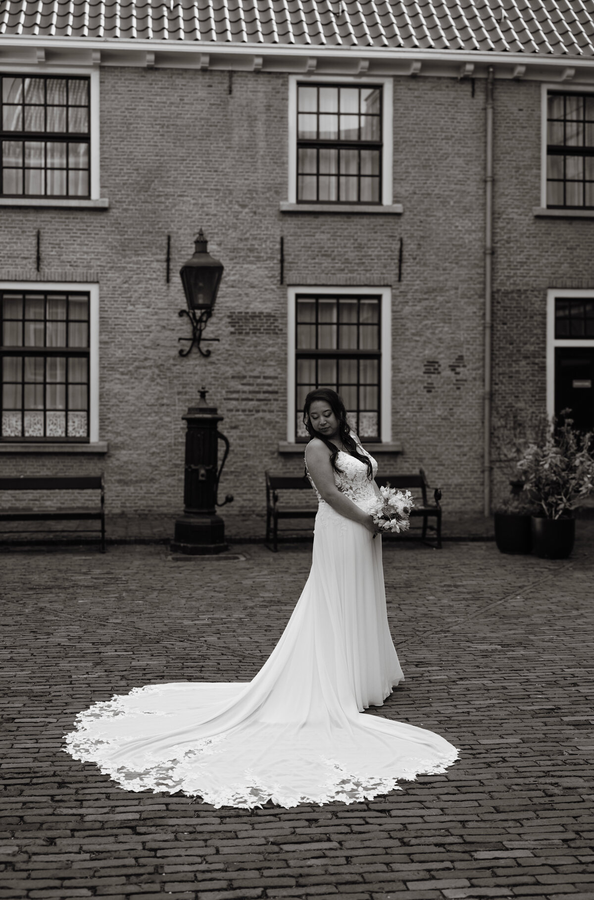 SNEAKPEEK Bas en Nay-21