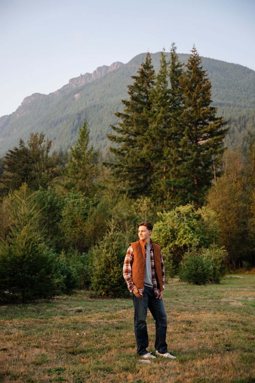 inglemoor high school senior guy at tanner landing in fall