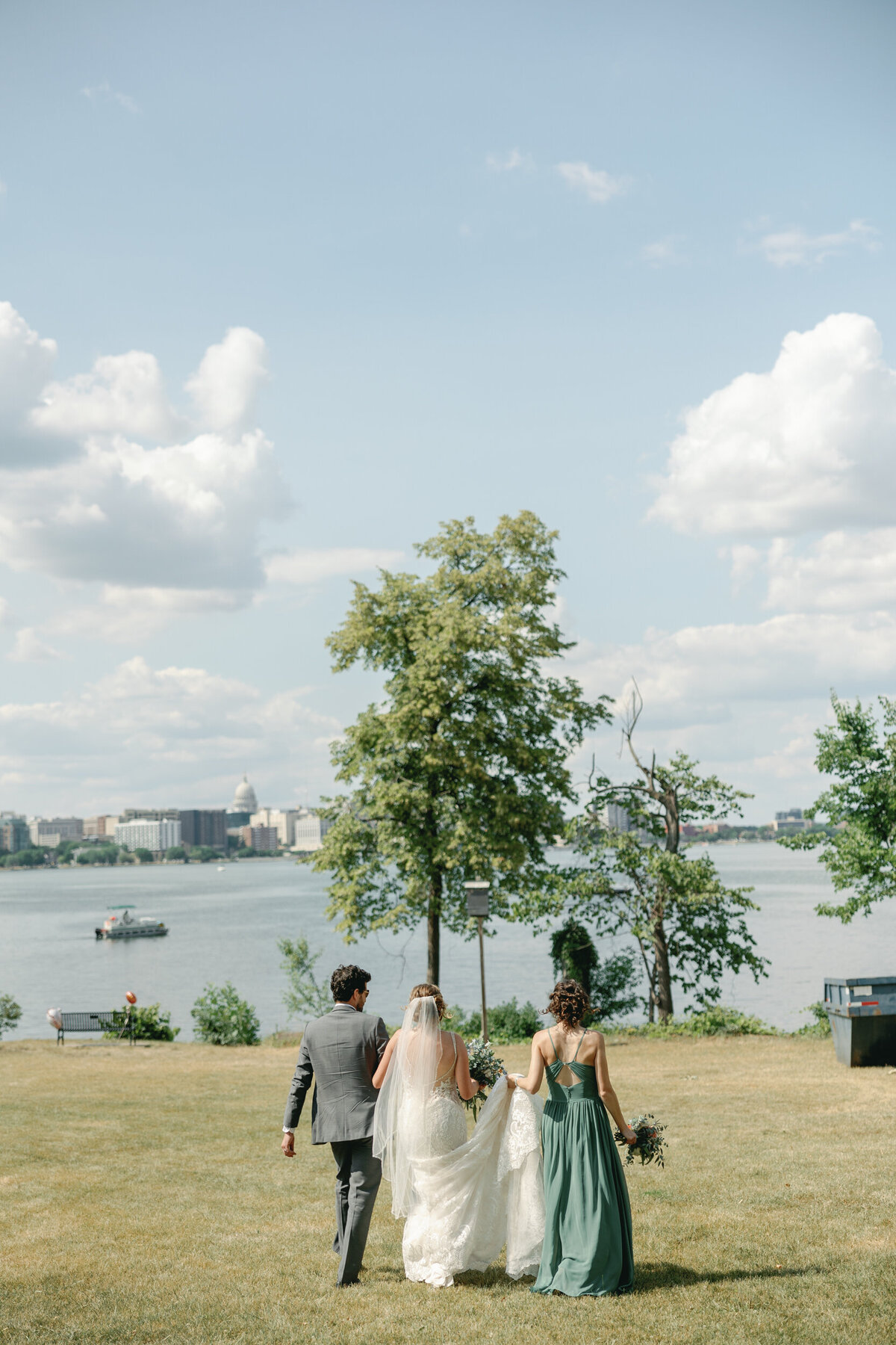 outdoor wedding photographer