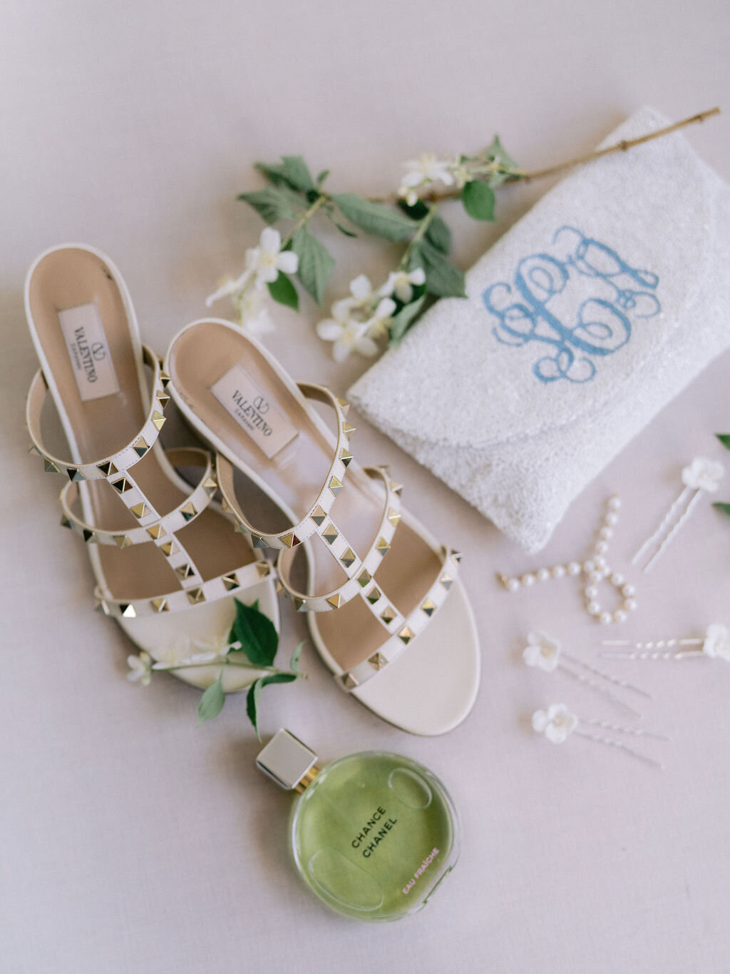 NikkiSanterre_EastCoastLuxuryWeddingPhotographer_CliftonInnWedding_Sky&Ryan-5