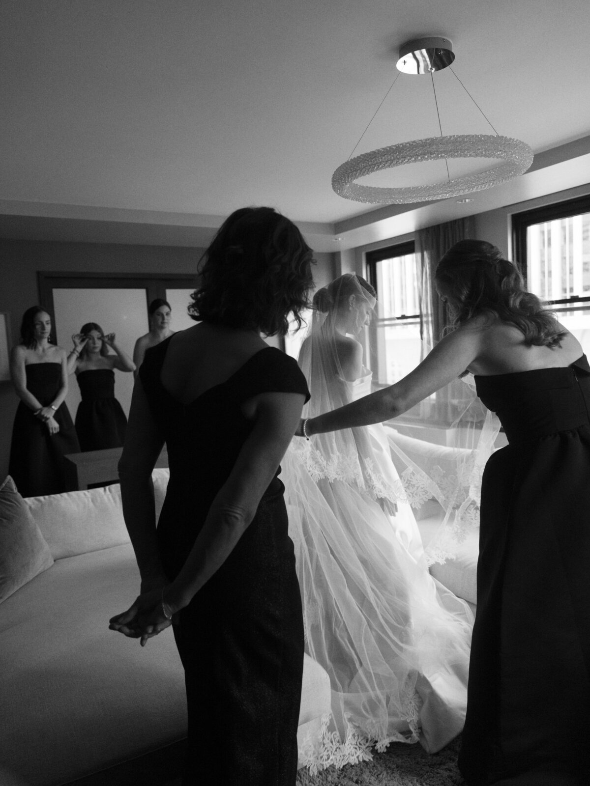 best-seattle-wedding-photographers-the-tenneys-at-washington-athletic-club-08