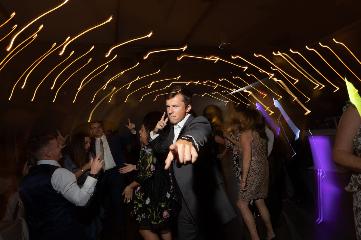 loudoun-studios-wedding-bluemont-blue-valley-vineyards-virginia00036