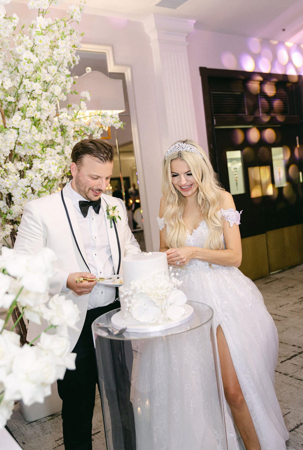 Cathédrale Marie-Reine-du-Monde Wedding_montreal best wedding photographer | luxury moment photography-9995