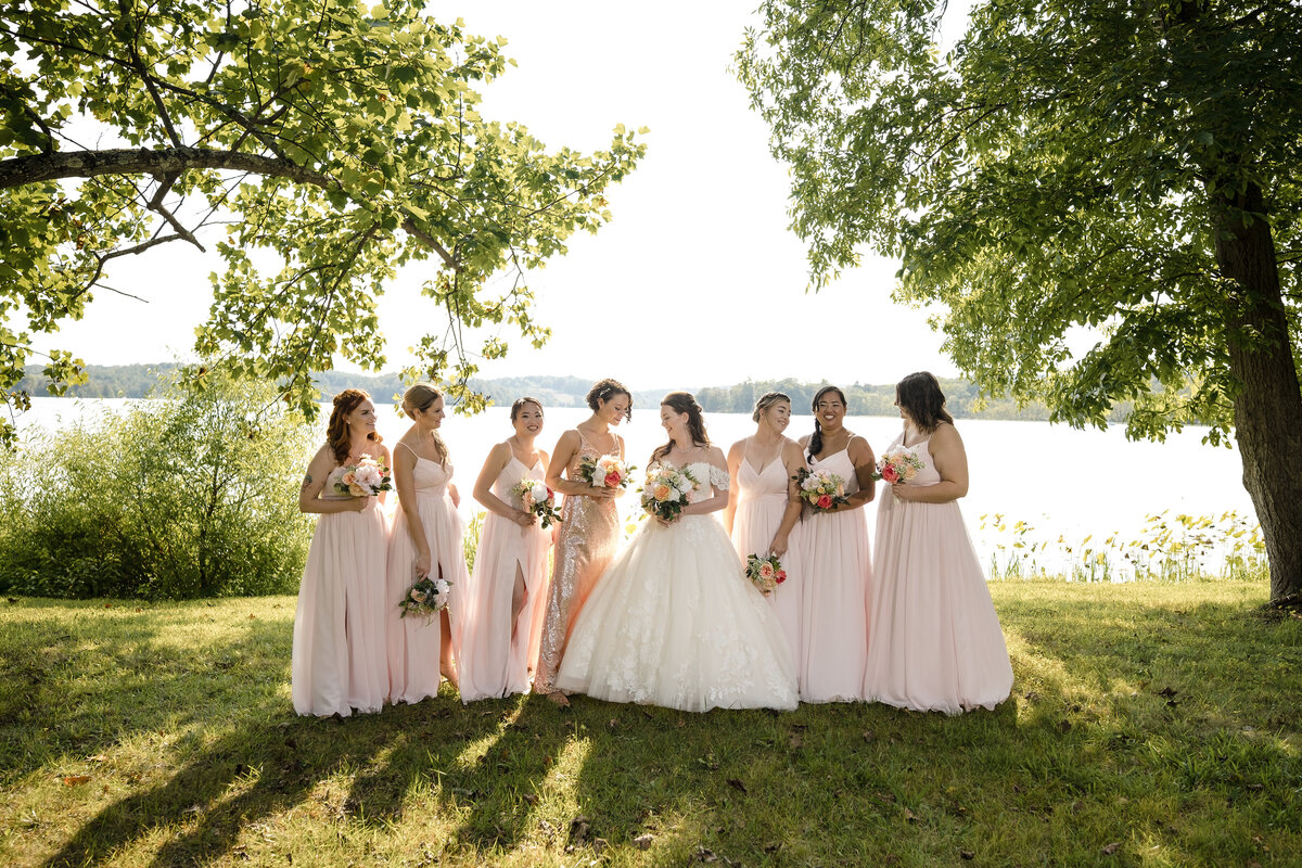 bridesmaids-wedding-photo