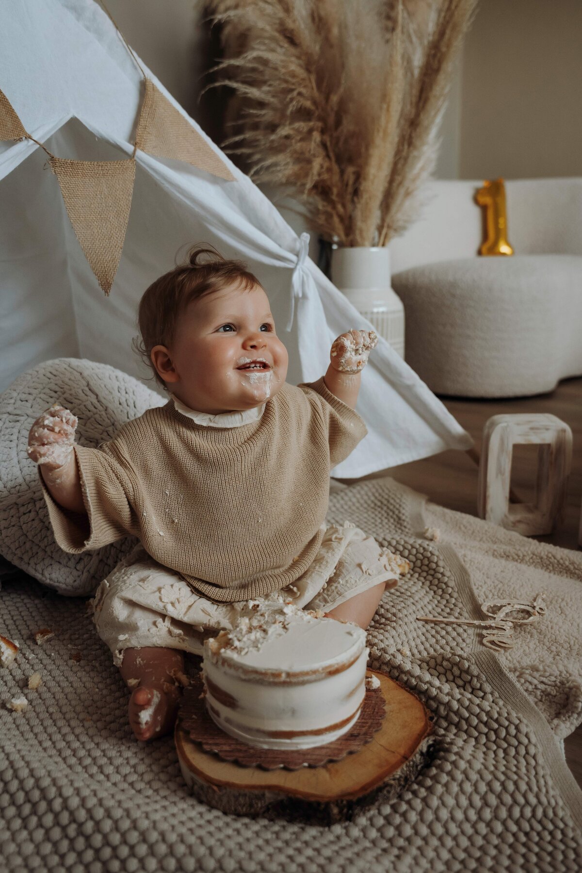 cakesmash fotograaf limburg, cakesmash fotograaf, cakesmash fotograaf haelen, cakesmash fotograaf roermond, cakesmash fotograaf leudal, cakesmashshoot haelen, cakesmash shoot leudal, cakesmash shoot roermond, cakesmash shoot, cakesmash fotograaf, cakesmash fotografie, cakesmash, cakesmash voor 1e verjaardag, cakesmash fotografie leudal, cakesmash fotografie in de buurt van haelen