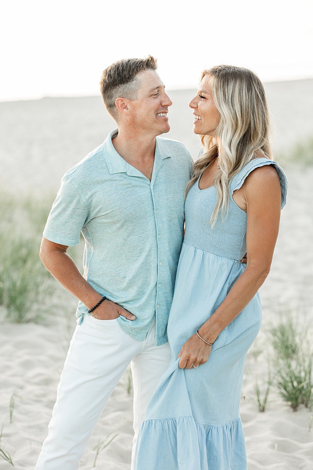 extended-family-session-muskegon-lake-michigan-beach-8.jpg31