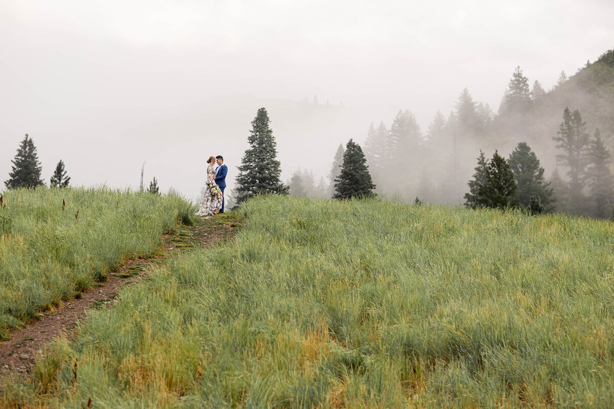 Salt-lake-city-utah-elopment-wedding-moutain-boho-couple-photography-session-7