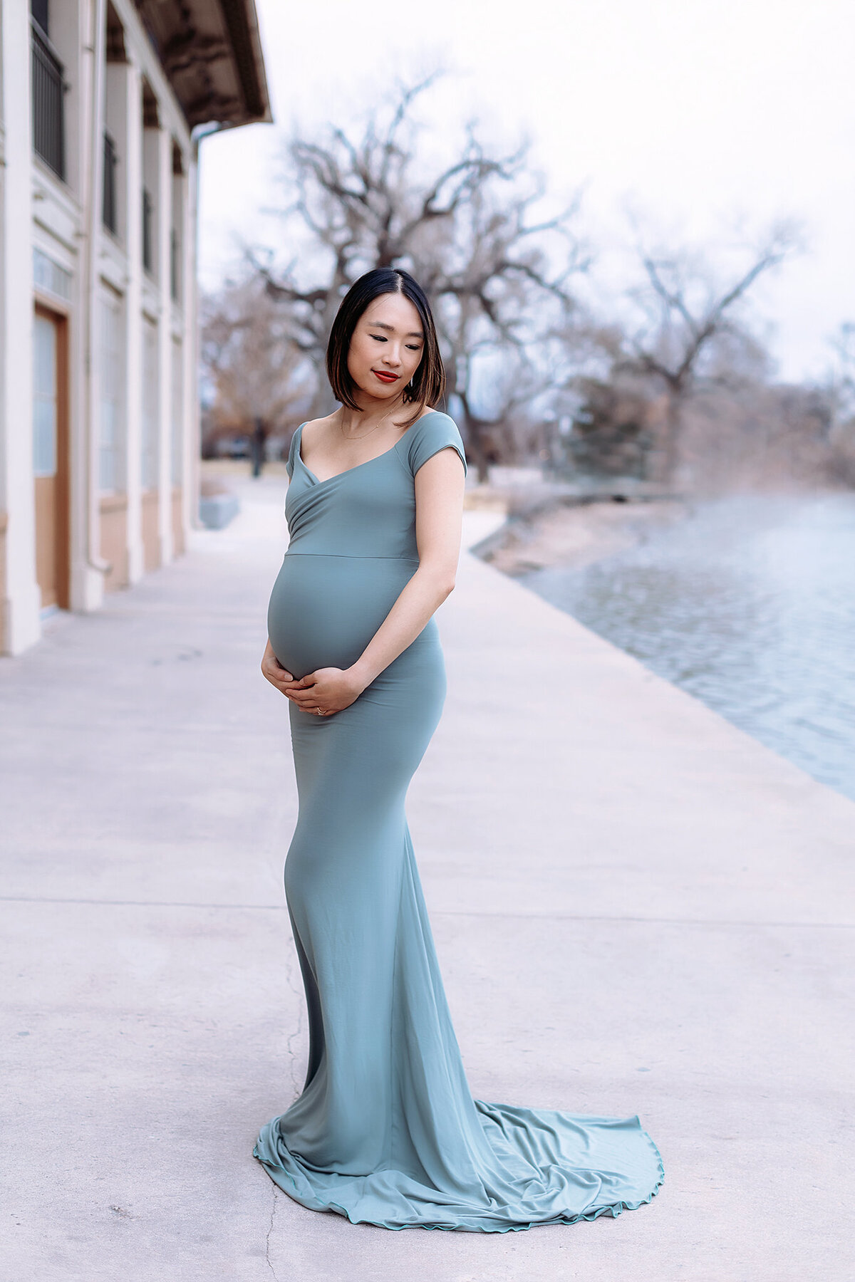 pregnant mama in washington park in denver co for her maternity photos