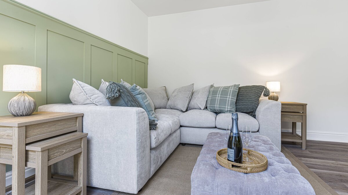 The Retreat: Luxury 2 Bedroom Cottage