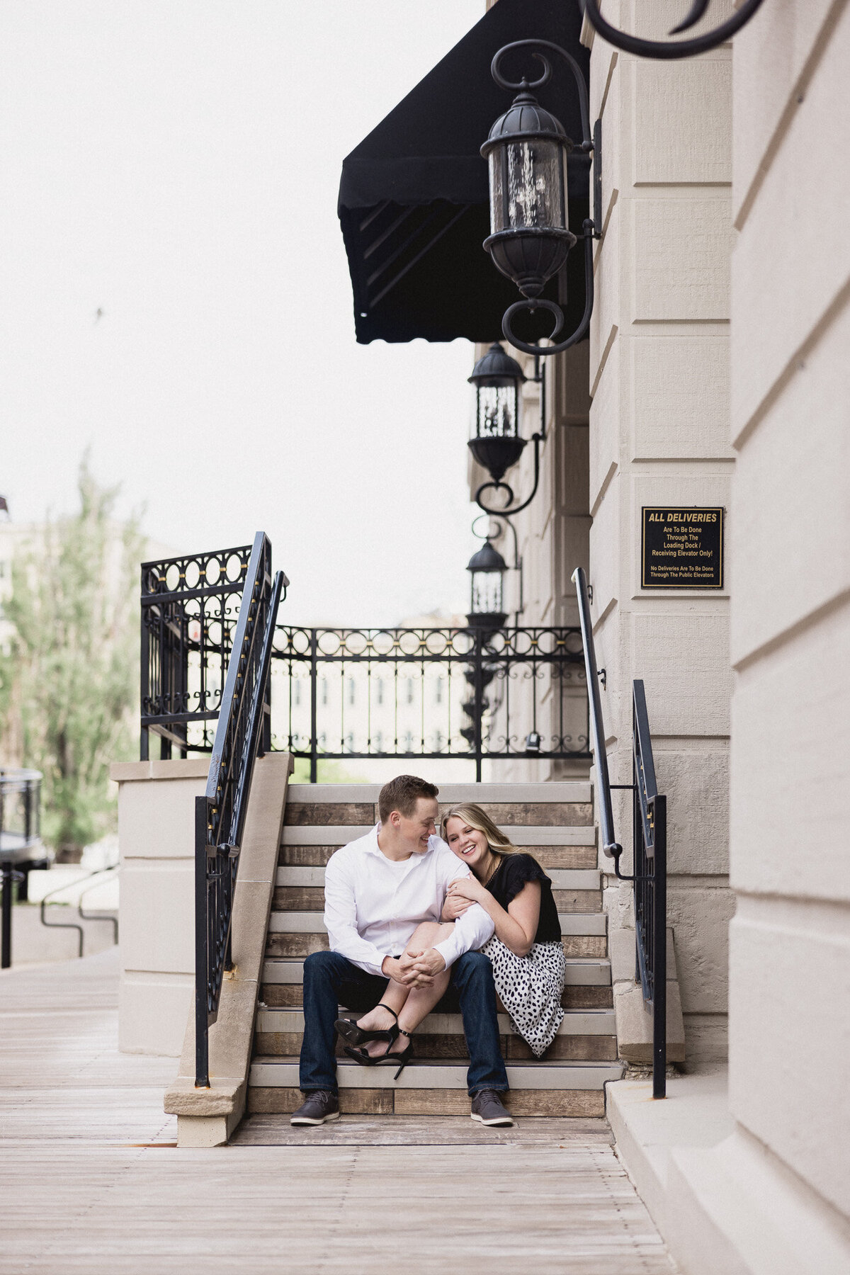 downtown-milwaukee-engagement-session-10