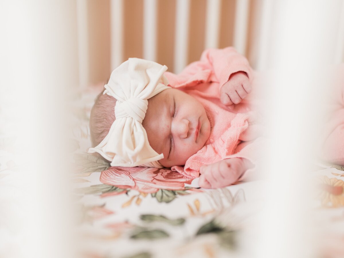 baby-girl-crib-newborn-session-spokane.jpeg-min