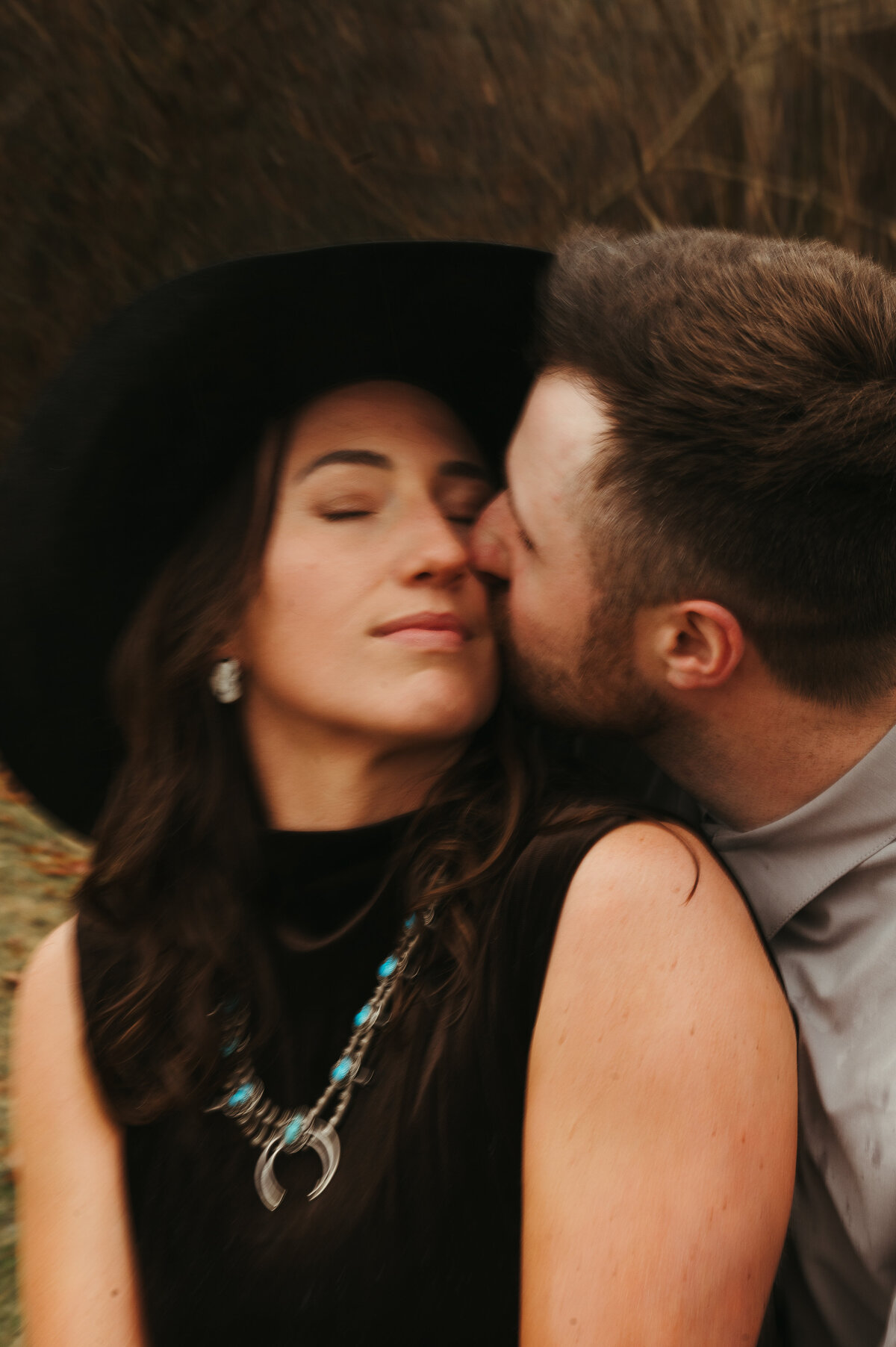 presley-gray-photo-montana-western-style-engagement-4497
