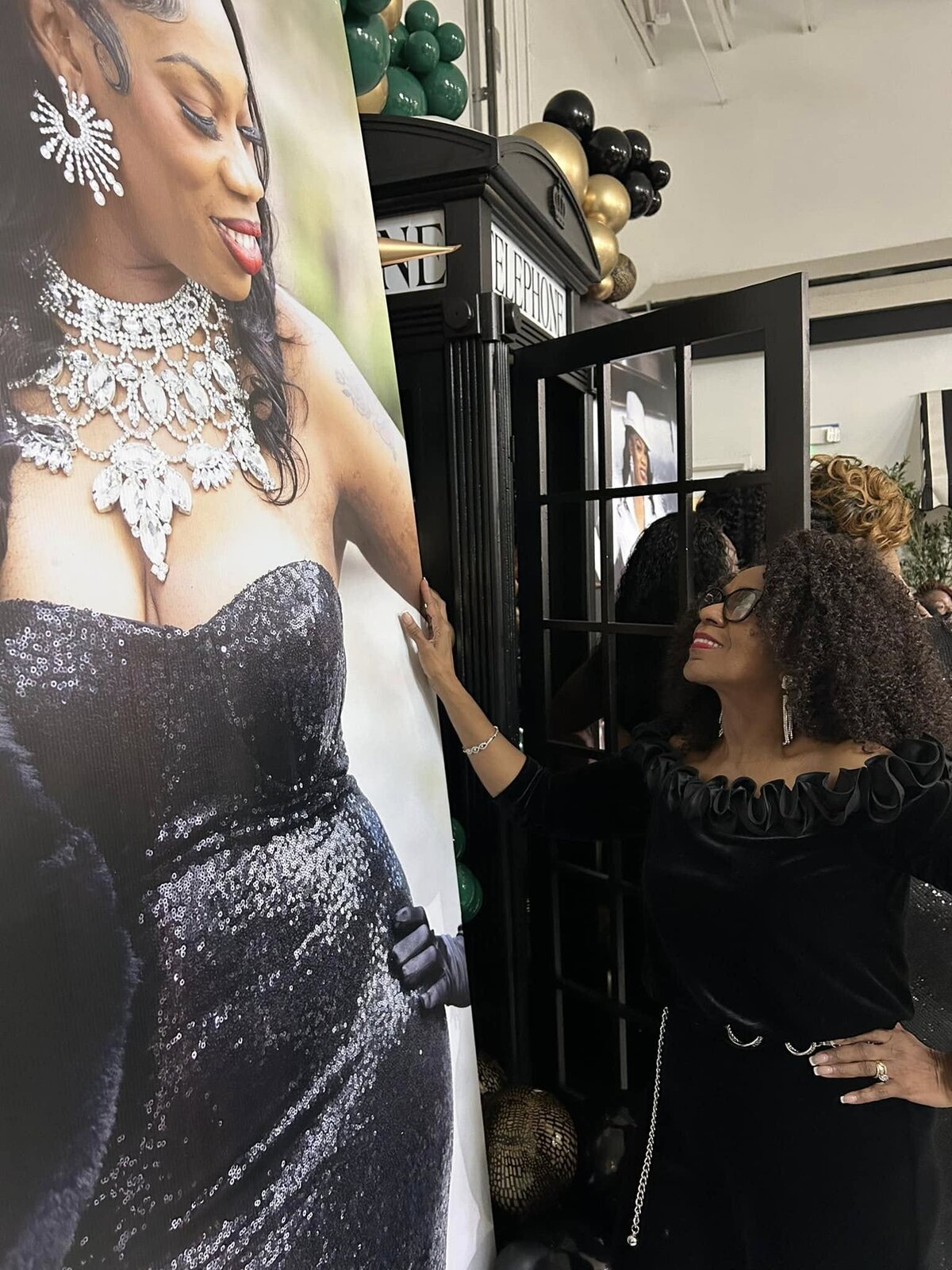 50th-birthday-party-redell-looking-at-photo