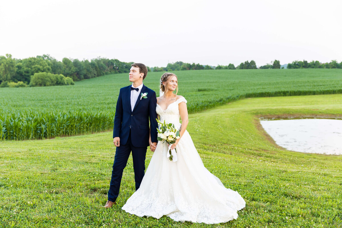 Bride and groom portraits in the grounds of the Ruby Cora wedding venue in Clarksville, TN
