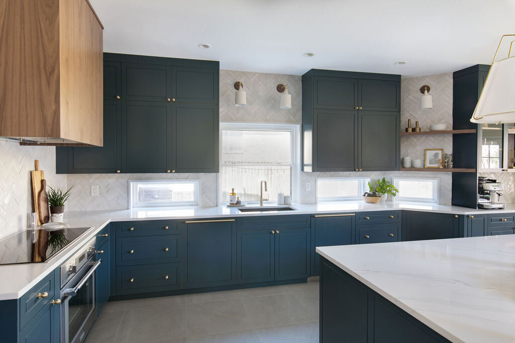 hello-home-austin-contemporary-navy-kitchen-remodel-wood-vent-hood-zelliege-herringbone-backsplash-open-layout-11