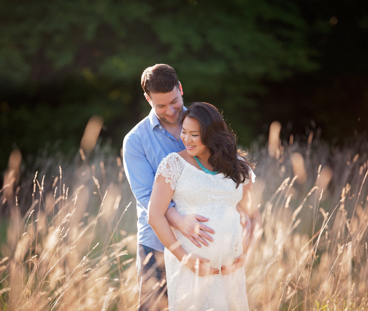 Maternity session located outside