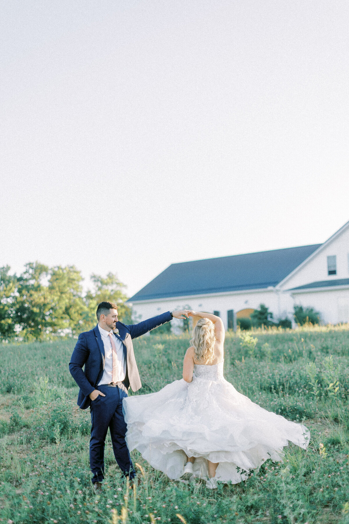 magnolia-hill-farm-ohio-wedding-venue-photographer-laura-bill-310