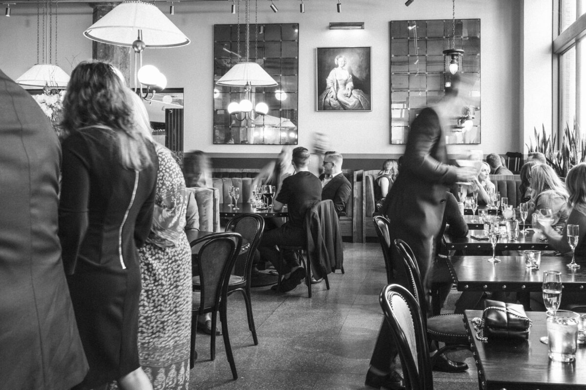 reception-moment-with-motion-blur