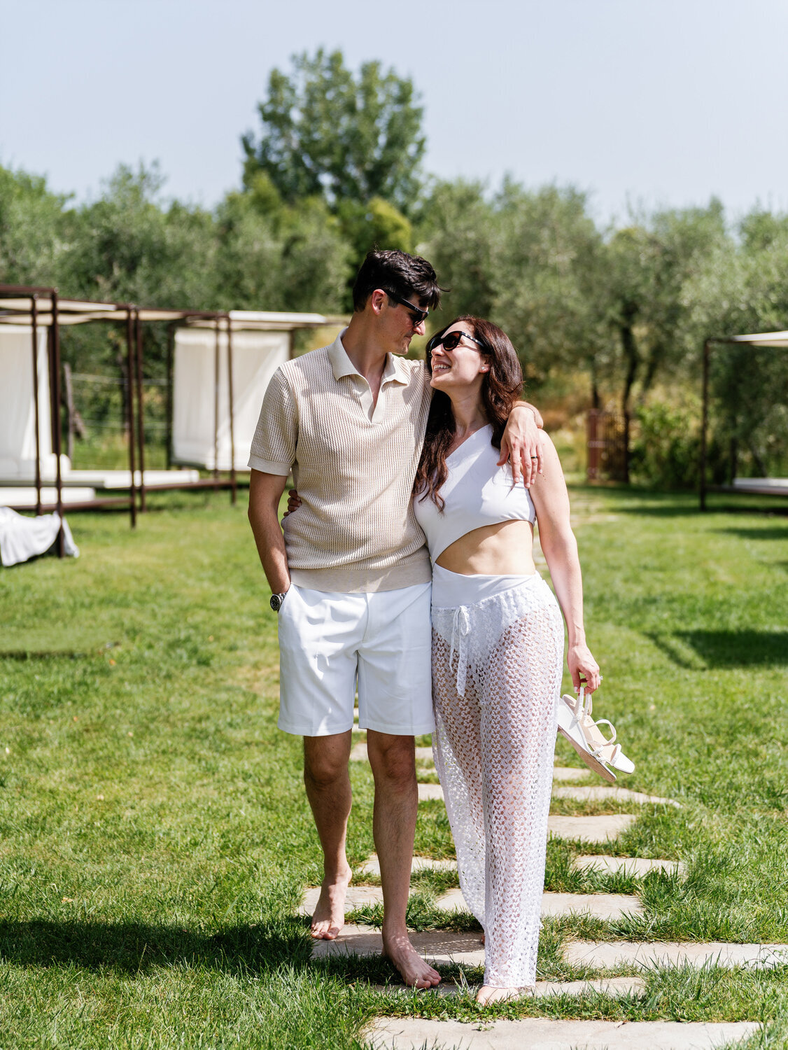 45-Bride-and-Groom-Garden-Walk-in-Tuscany