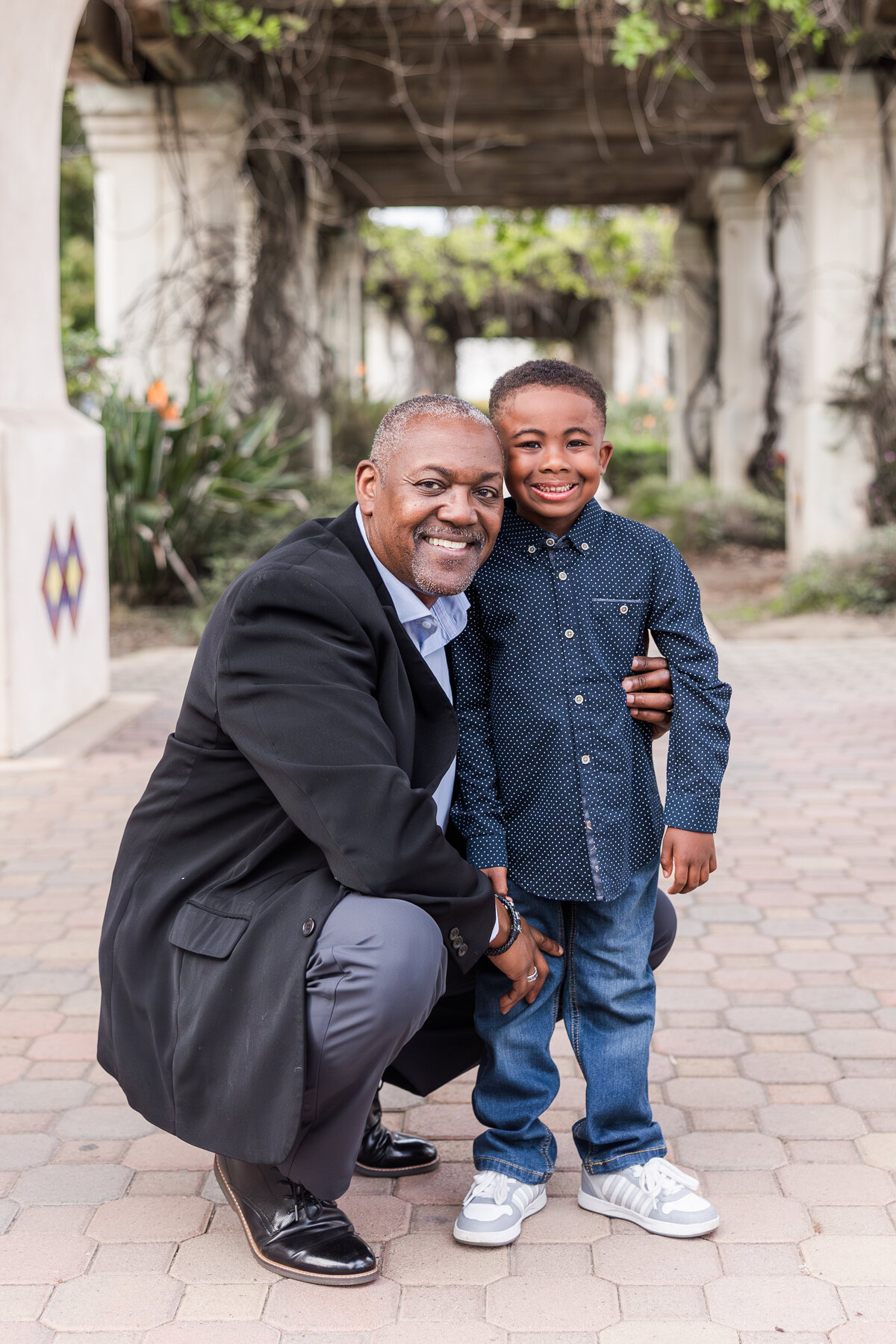 veterans-museum-balboa-park-san-diego-family-photography-grandpa-grandson