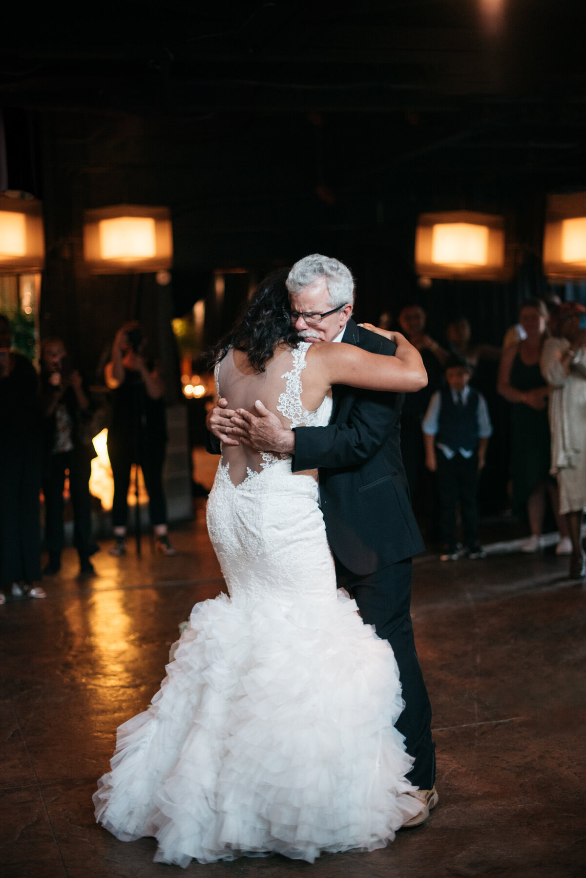Leslie-Rodriguez-Photography-downtown-Louisville-Industrial-Wedding-34