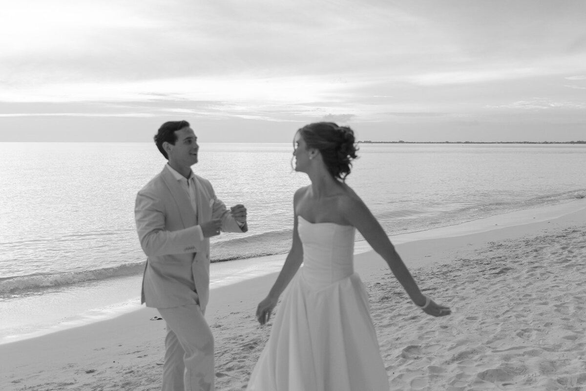 Wesley+Kate_Wedding_AmandaCastlePhotography-977