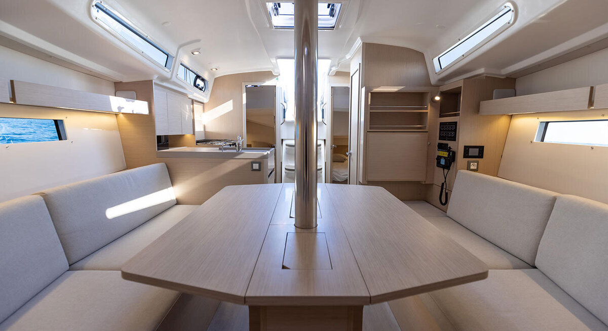 beneteau-oceanis-34.1-interior-3