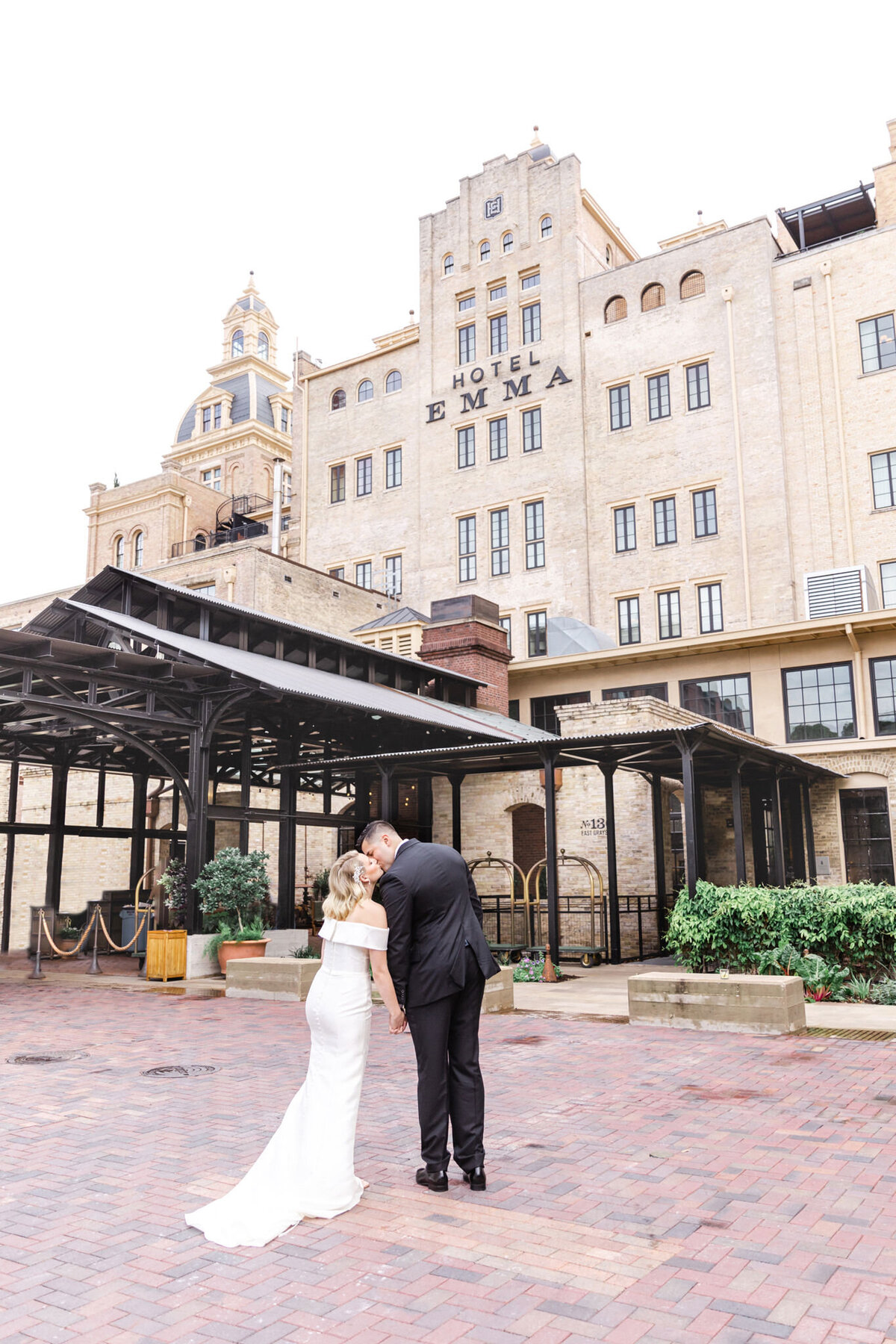 Hotel-Emma-Wedding-Photographer-San-Anotonio-Austin-16