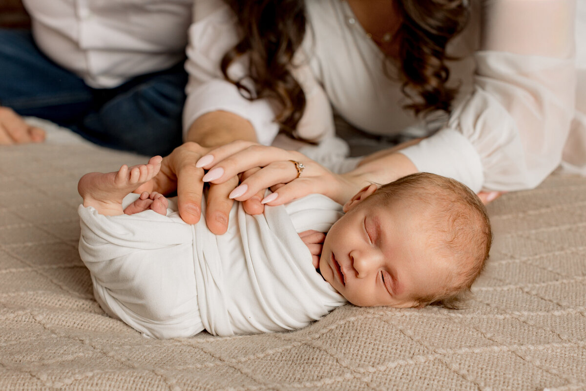 best NWA newborn photographer, newborn photography packages, newborn portrait studio Northwest Arkansas