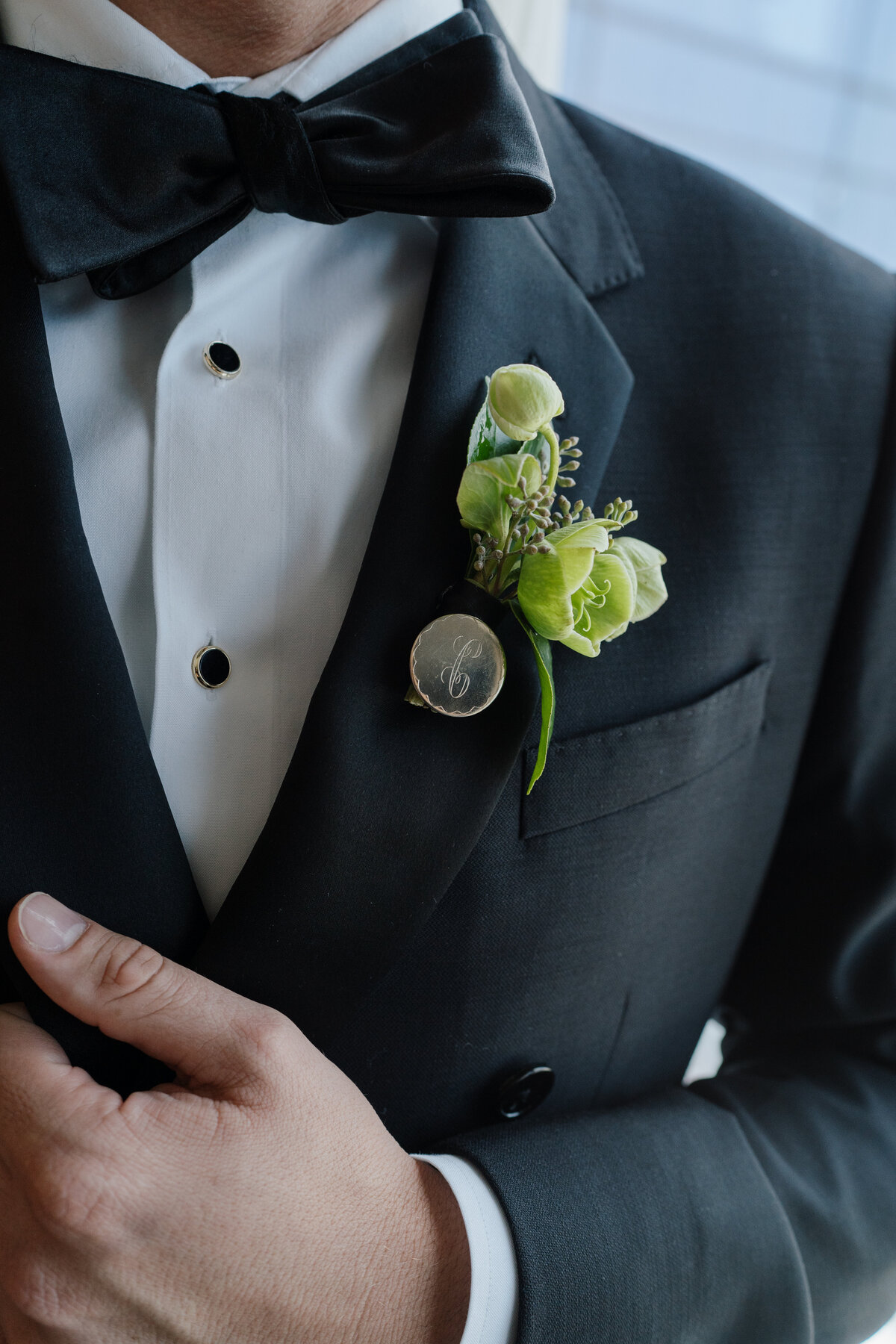 Chicago Illuminating Company Modern Greenery Wedding by Life In Bloom_1