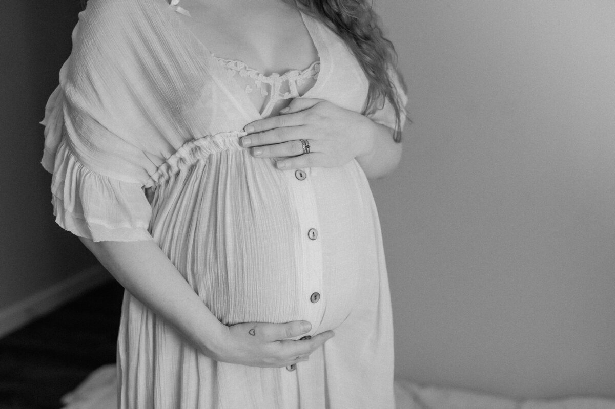 intimate-maternity-boudoir-session-68