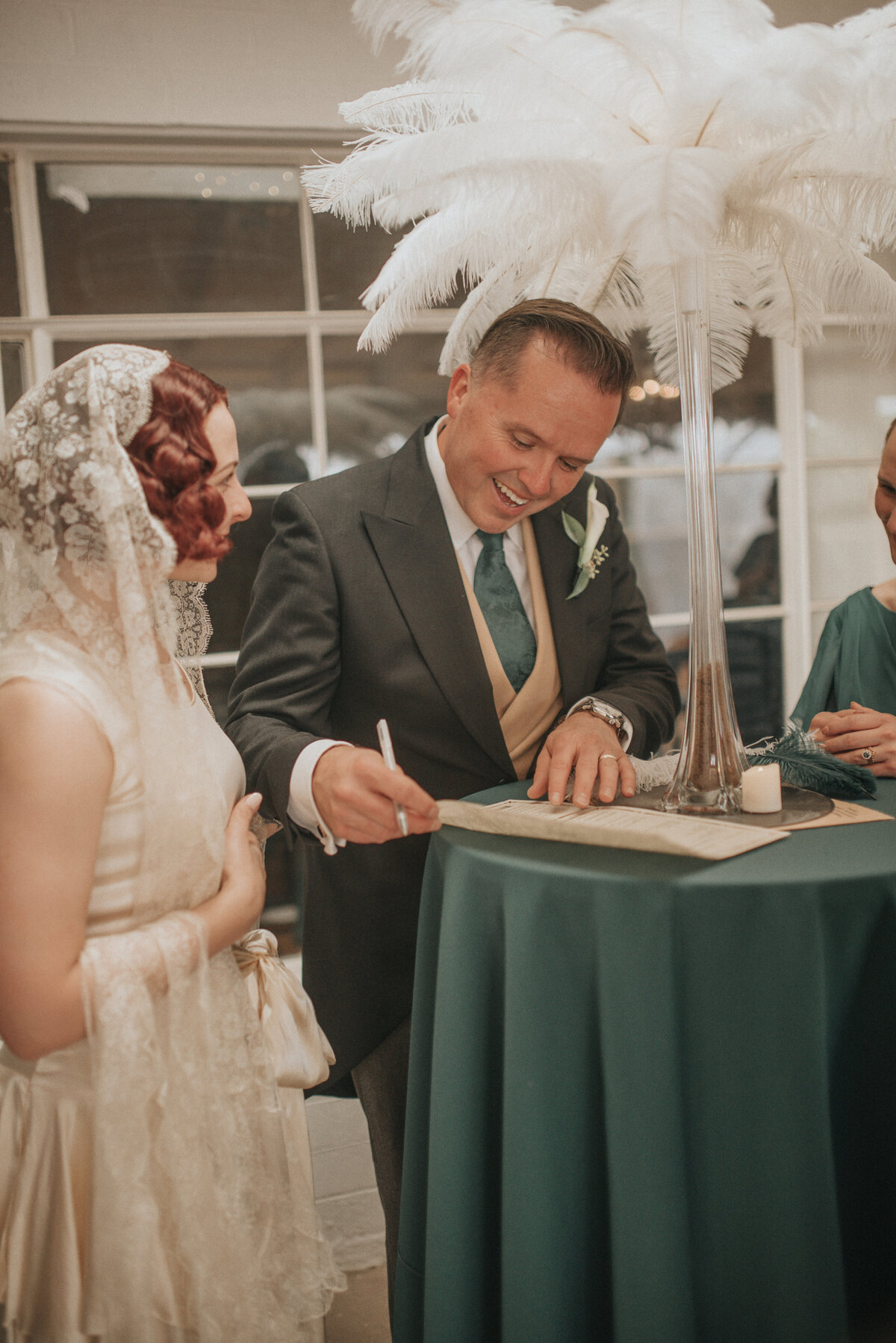 ceremony-arizona-vintage-bride-outdoo-wedding-diy-backyard-iowa-wedding-photographer-phoenix-wedding-photographer-alaynna-ann-schwartz-playlife-226