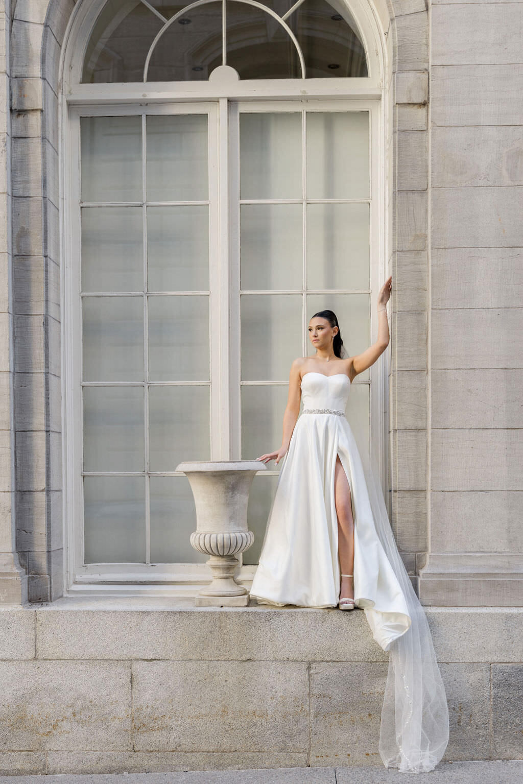 Old montreal editorial wedding photo | Montreal wedding photographer