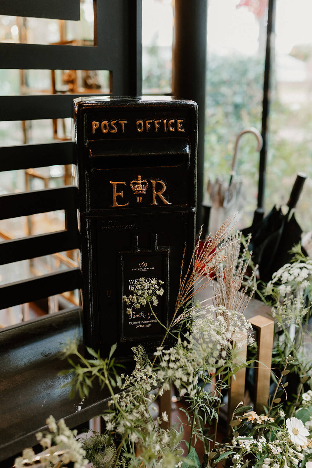 Issy-and-Bella-Floral-Design-Wedding-Florist-Herefordshire-Sant-Ffraed-House17