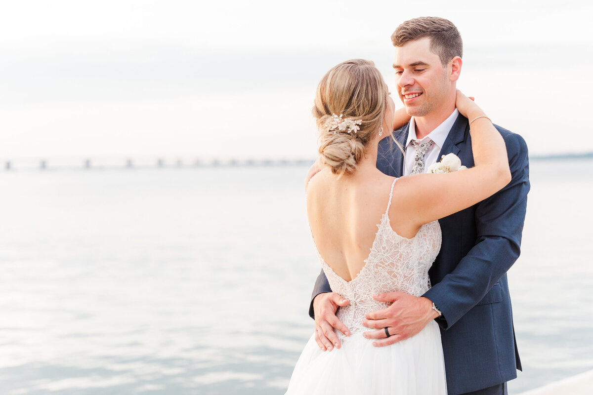 bride and groom dancing at the Hyatt Chesapeake Bay