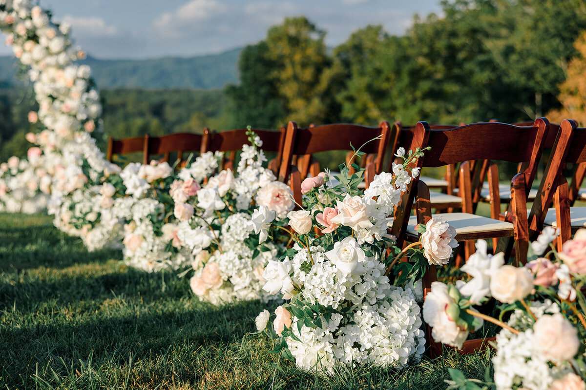 Pixels and Wood Creative_The Shiloh_Him Her Photo_Floral Circle Arch_North Carolina Wedding_Aisle Flowers-5