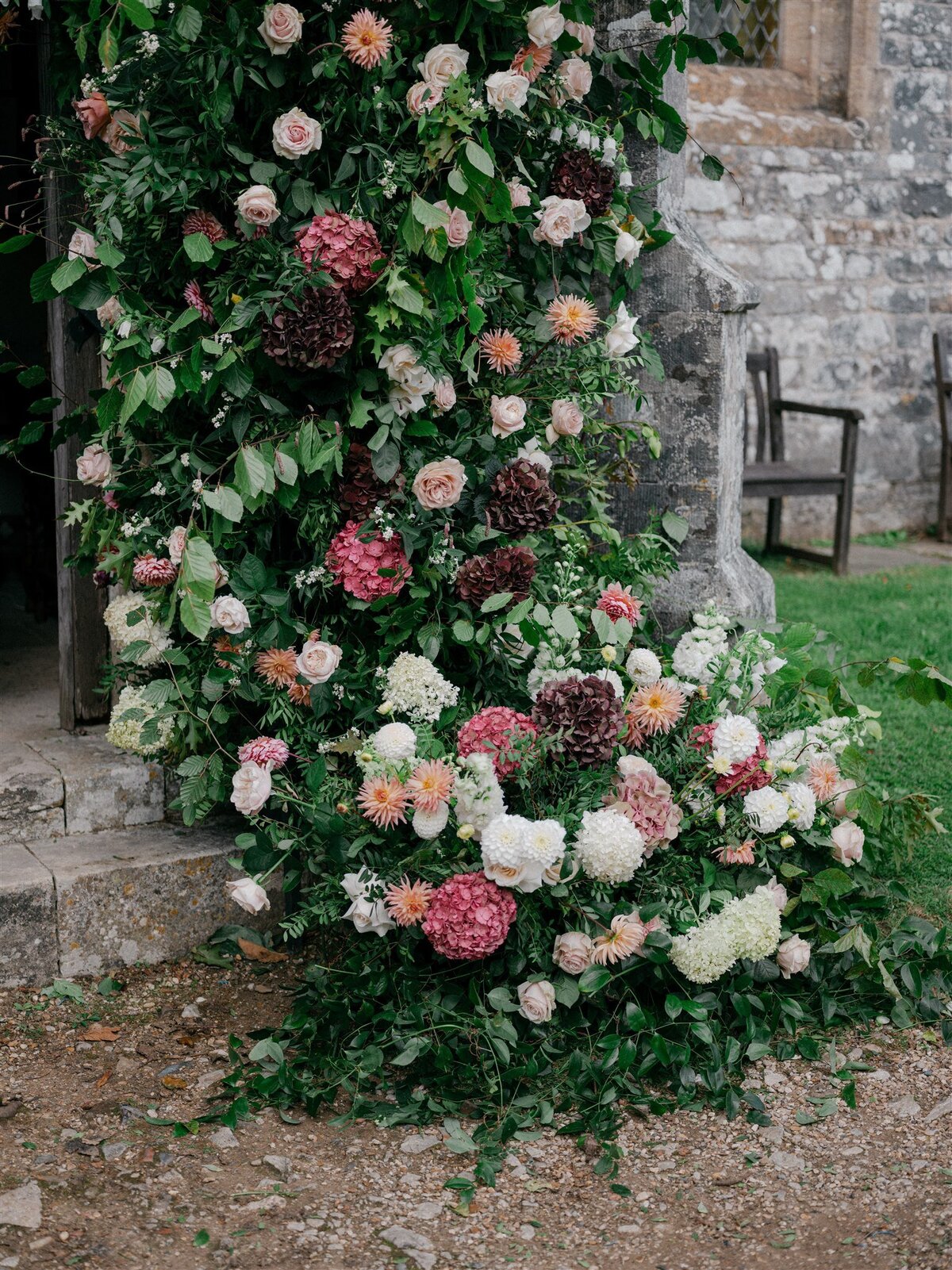 MadelineGeorge_Ceremony_0516_Wizz & Wild Wedding Florals