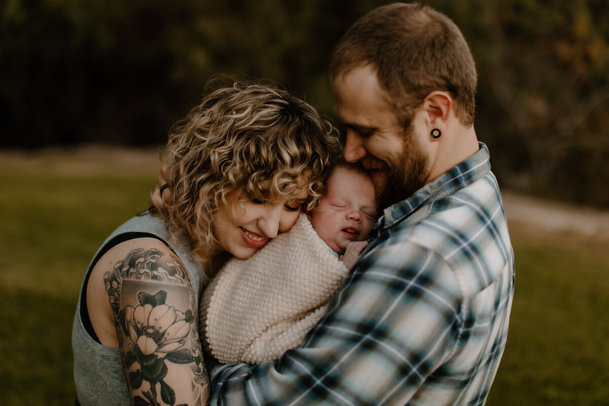 San-Diego-outdoor-lifestyle-newborn-session-6