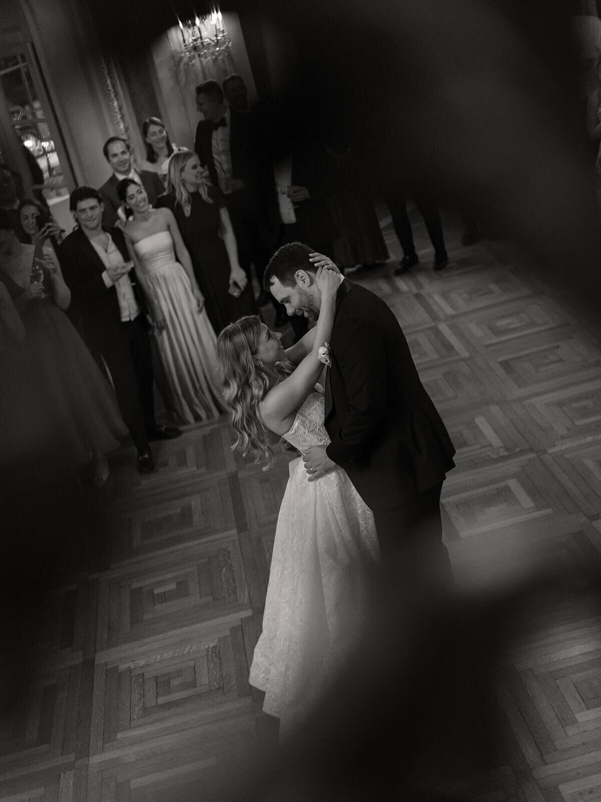hannah-sam-springvale-floral-larz-anderson-house-first-dance
