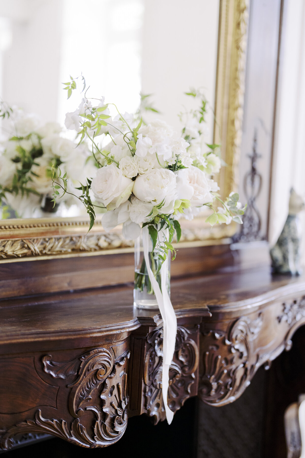 bouquet-mariee-blanc-pivoines-roses-hortensias
