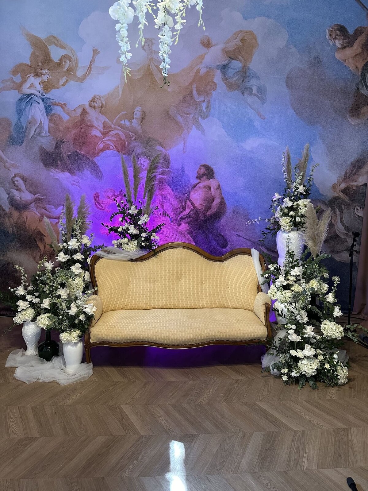 decoration-florale-de-mariage-monochrome-blanc