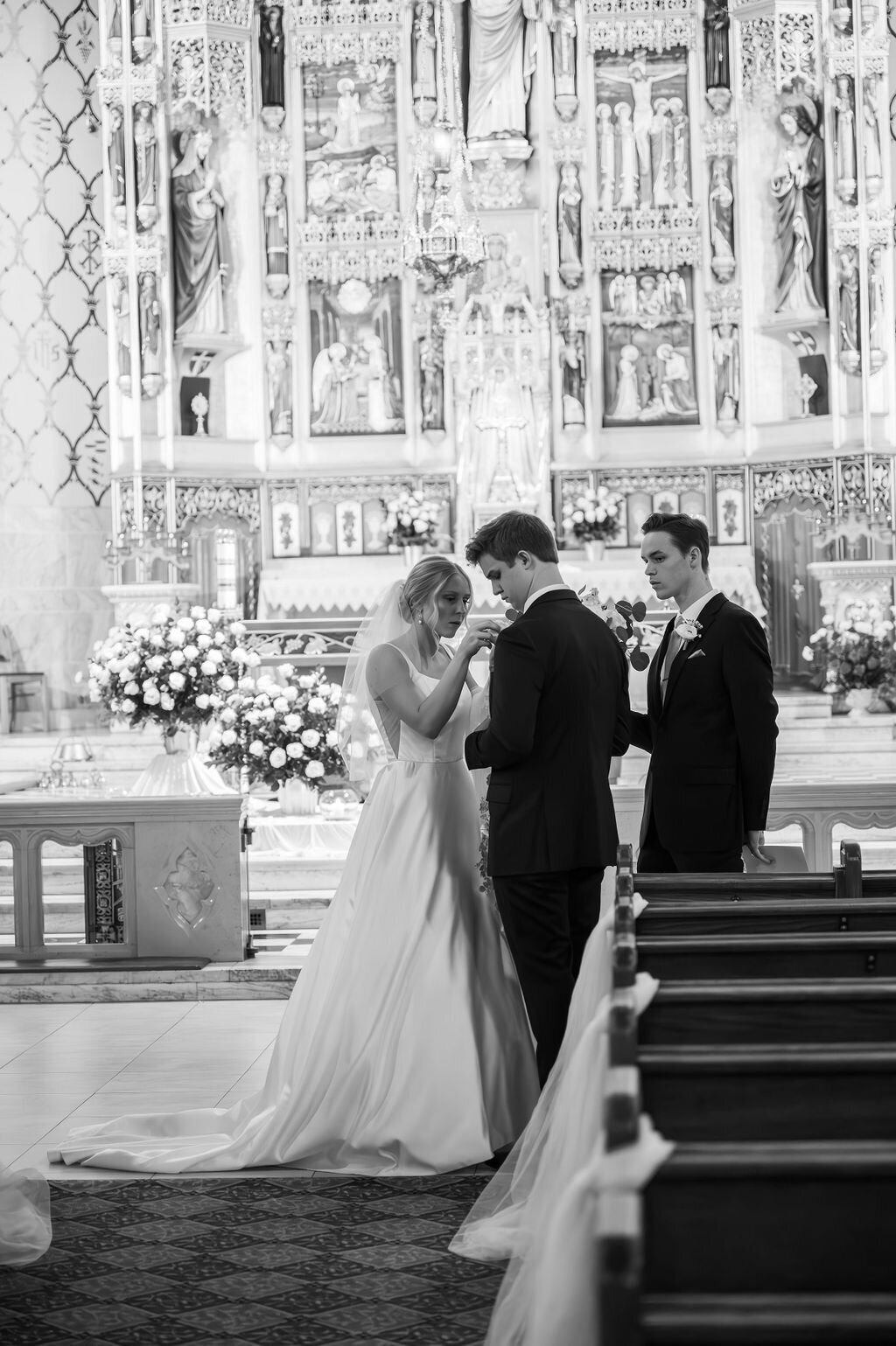 Detroit-Michigan-Catholic-Wedding (6)
