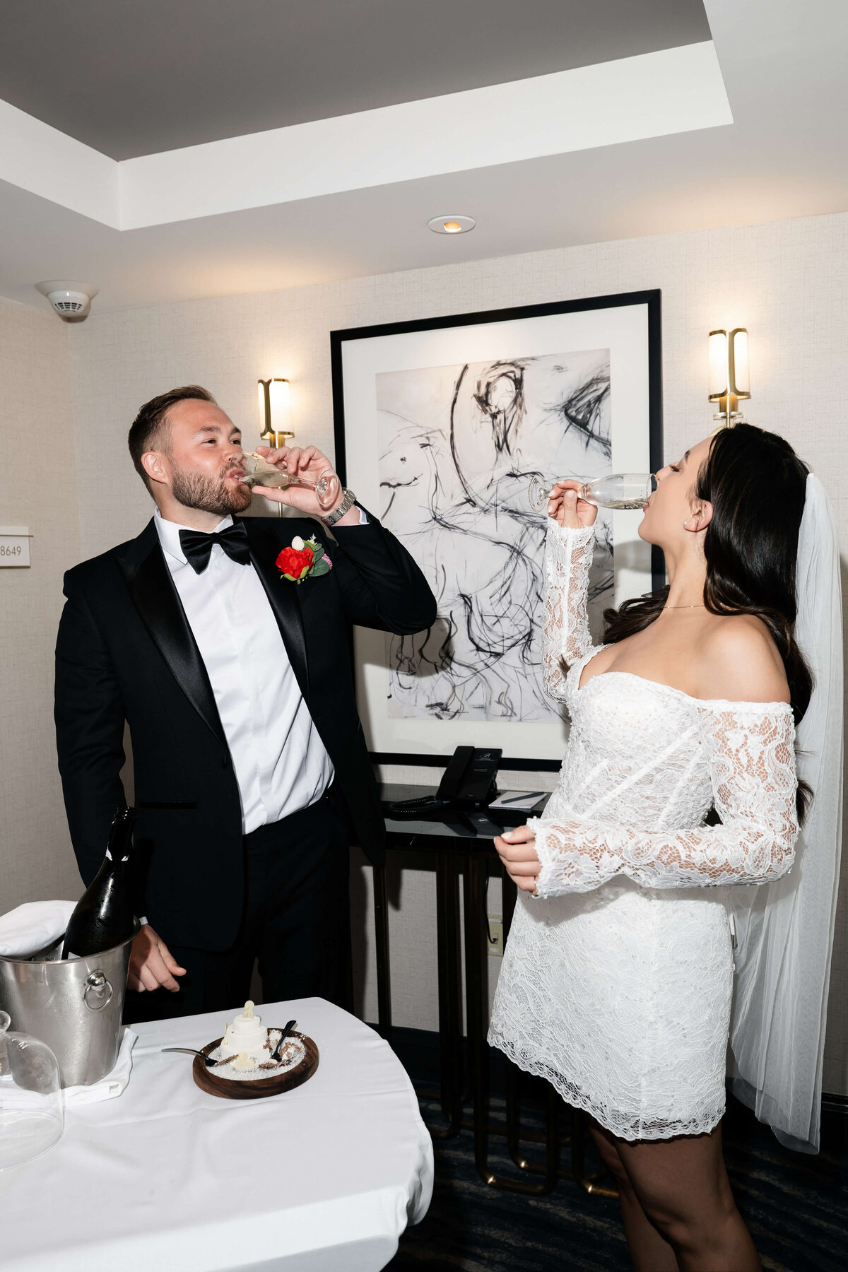 36riskyexposure_hannah-rory_las-vegas-elopement-photography